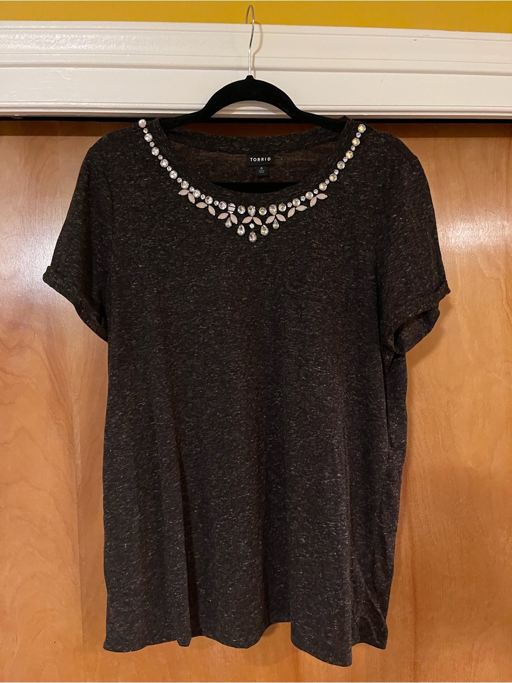 Torrid Shirt Womens 0 L Large Heather Gray Rhinestone Jewel Neck Classic Fit Tee - Picture 3 of 9